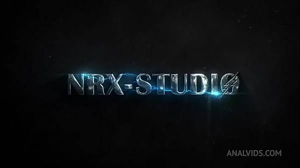 Eats a Banana and Drinks milk through anal! Moral destruction of Kiara Gold (DAP – hand   dick) NRX121