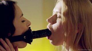 Kinky Trip – Sophia Laure, Violette Pink