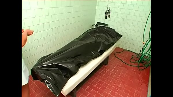 Elegant floosy begs for fuck