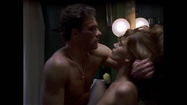 Natasha Henstridge – Sex Scene Maximum Risk